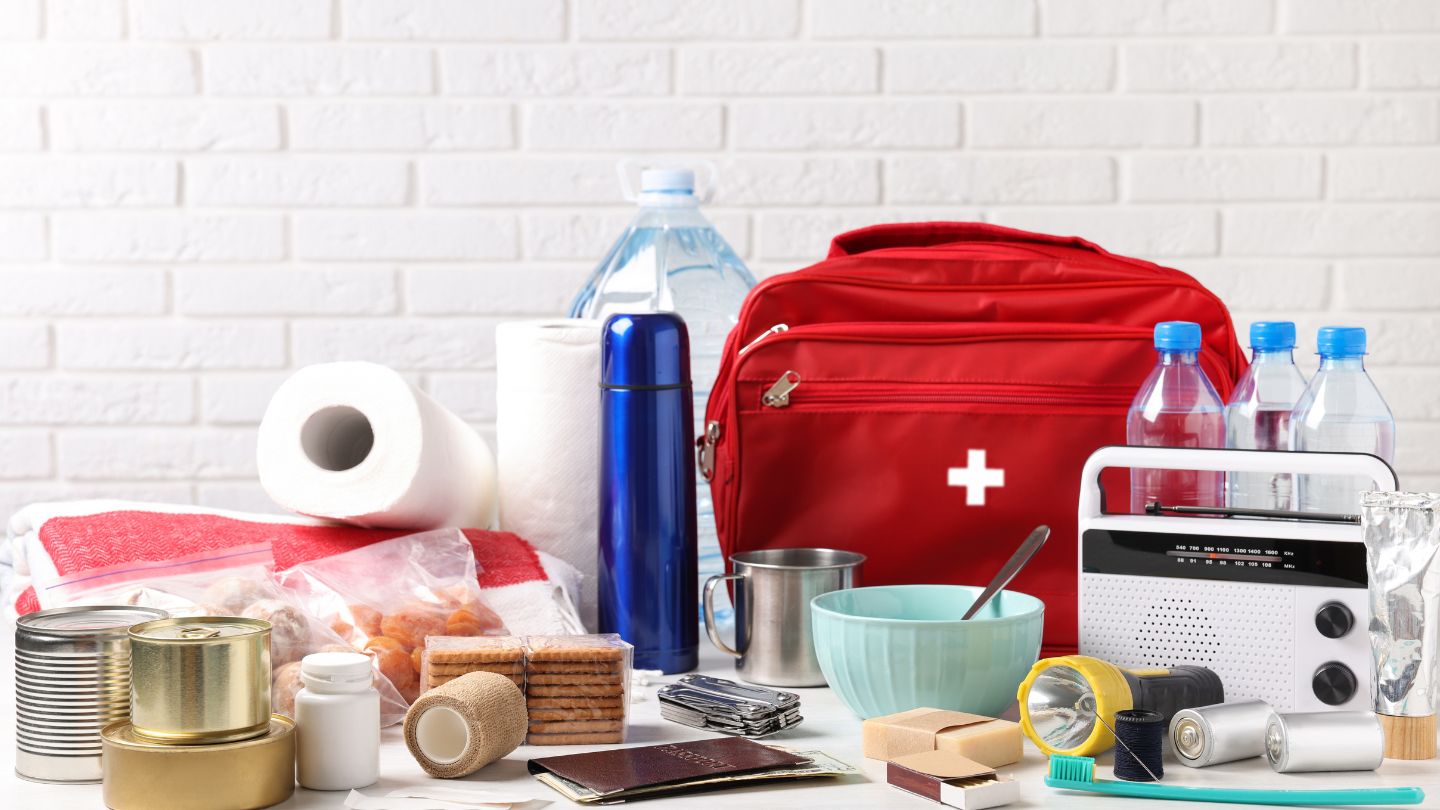 What should be included in a disaster supplies kit